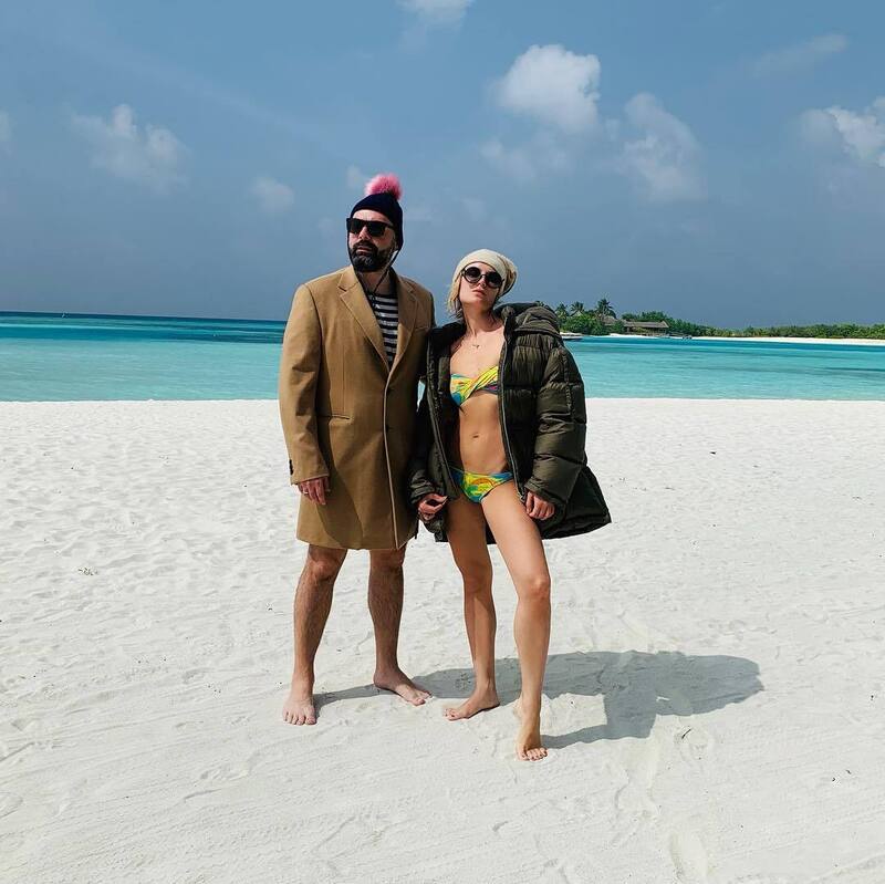 Этим фото Полина Гагарина поздравила россиян