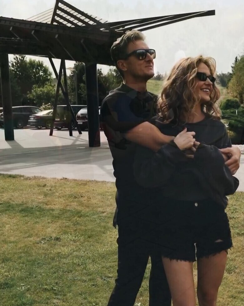 Александр Чистяков приучил свою жену к занятиям йогой