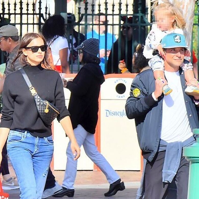 Семья вышла в Диксиленд