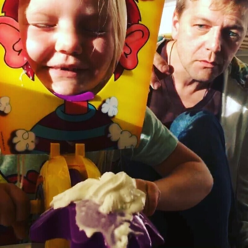 Муж Марии Машковой оказался идеальным отцом для их дочерей