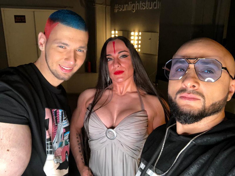 Султан Ураган и участники его клипа