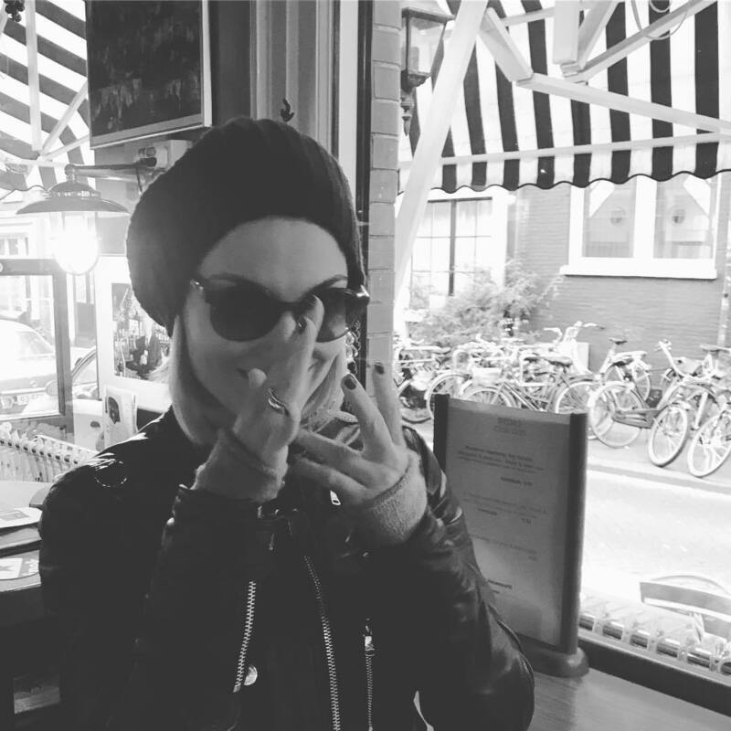 В черно-белом портрете легко узнать Татьяну Арнтгольц