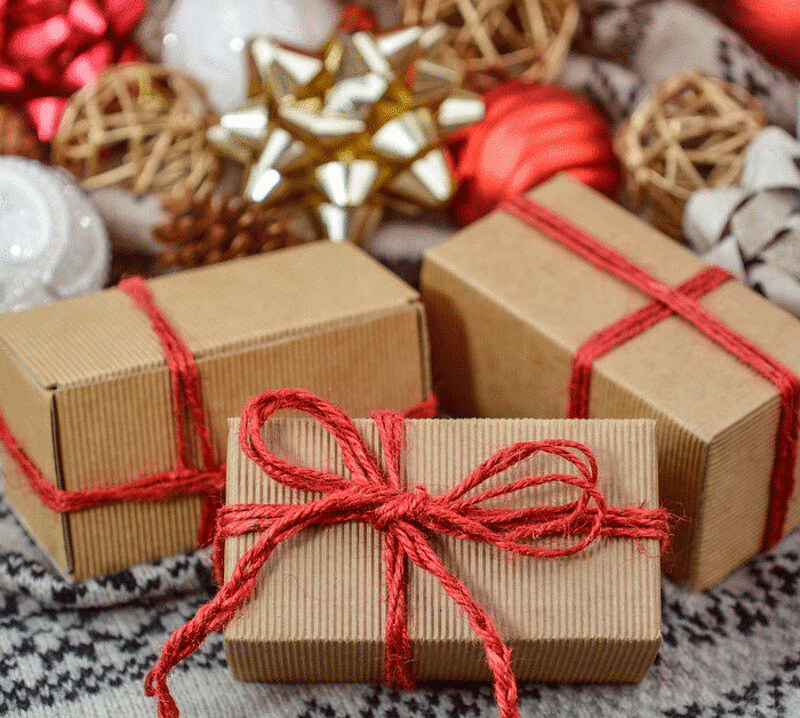 Нужно приобрести кучу подарков для родных и друзей