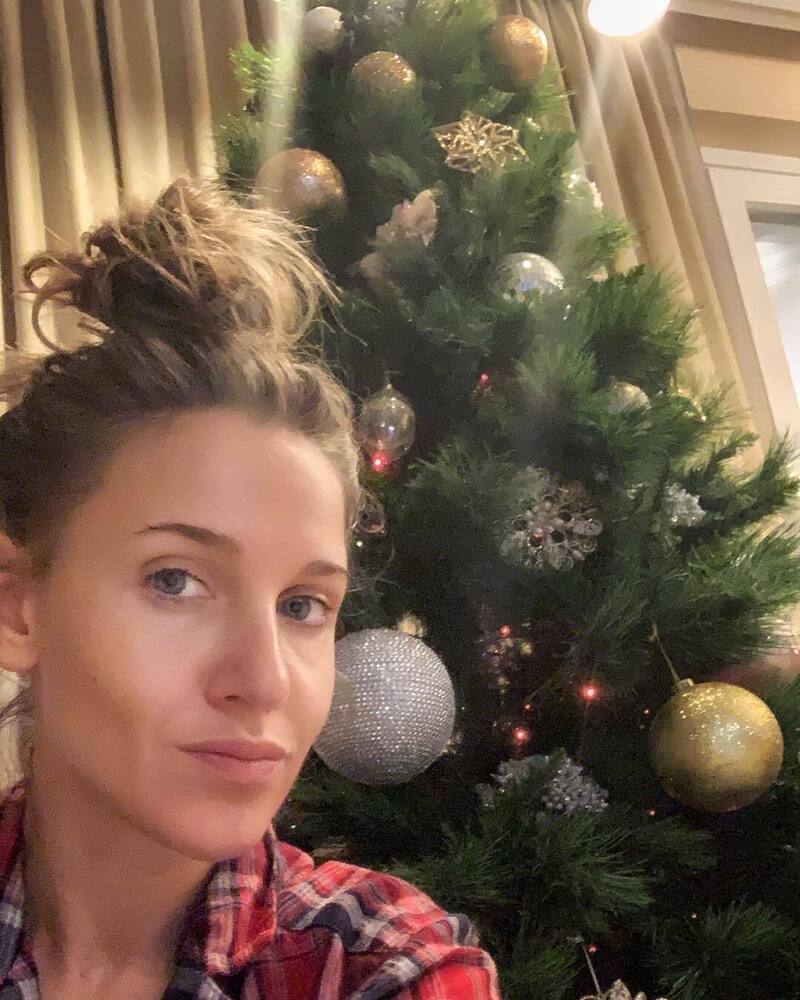 Без макияжа Ковальчук прекрасно выглядит