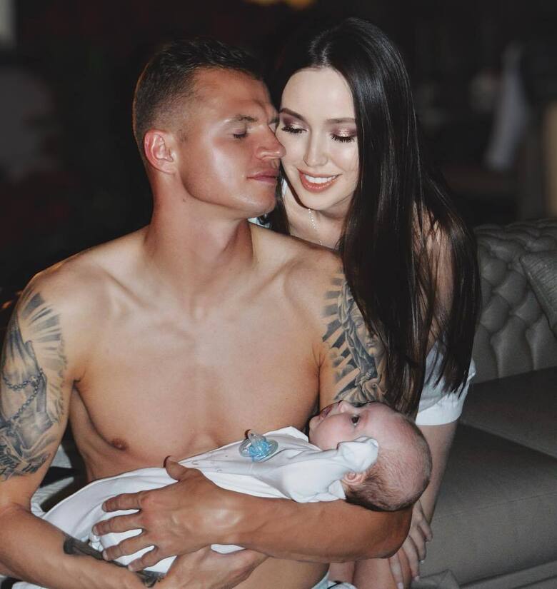 Анастасия Костенко и Дмитрий Тарасов - идеальные родители