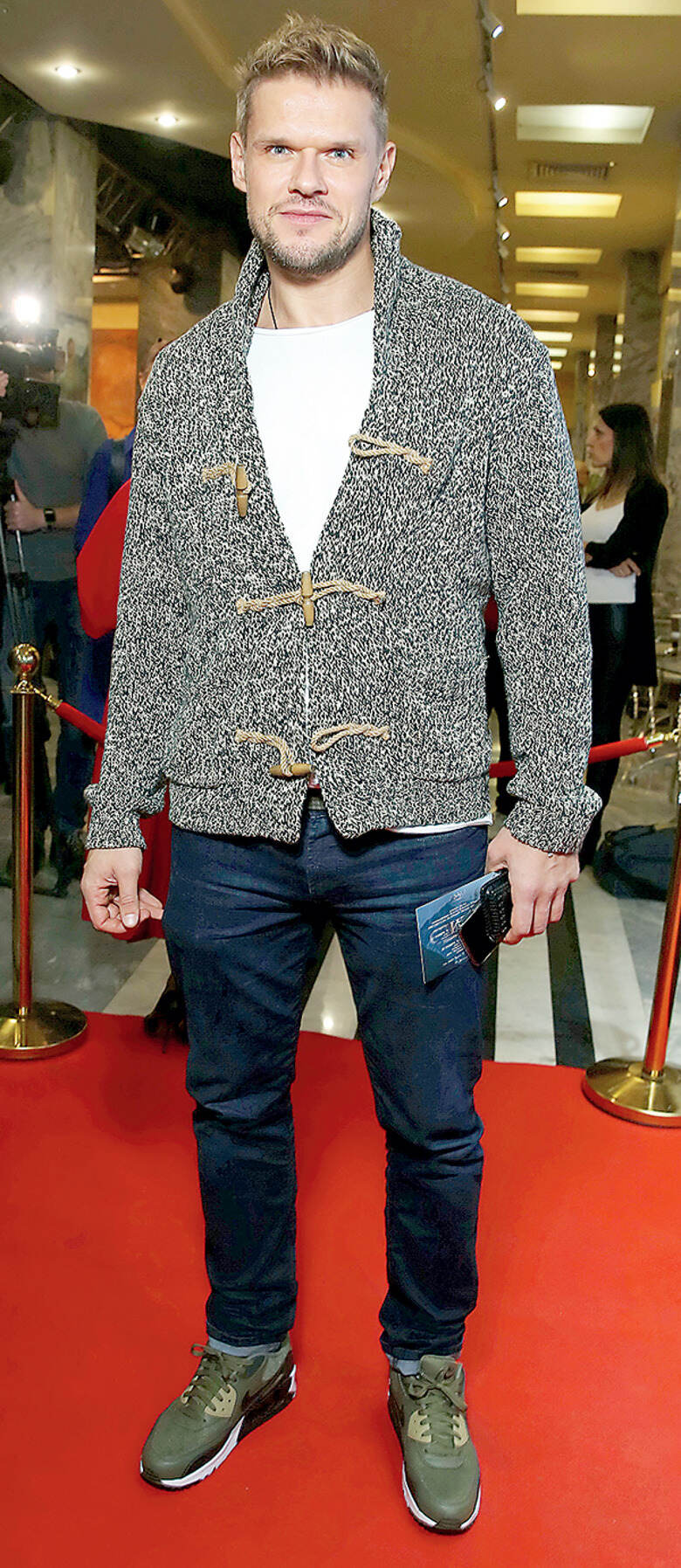 «Хипстер на прогулке»: Владимир Яглыч выбрал расслабленный образ