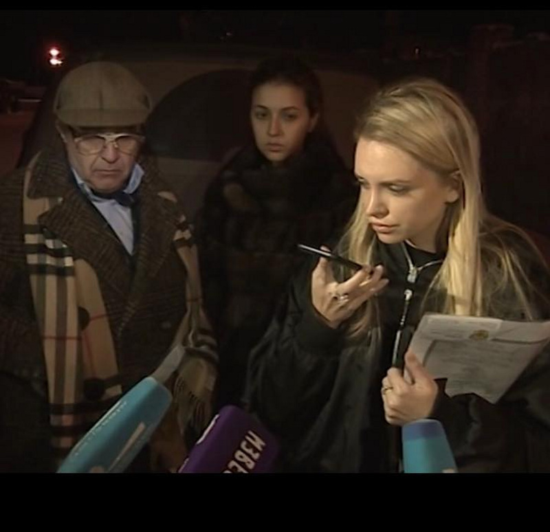 Милану даже не пустили за ворота поселка, где живет ее бывший муж