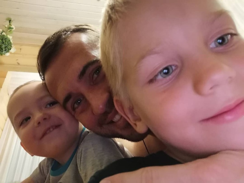 Александр Кержаков с сыновьями