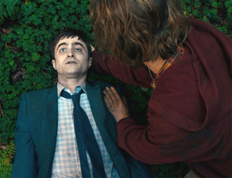 В фильме "Человек - швейцарский нож" Дэниел Рэдклифф сыграл трупа