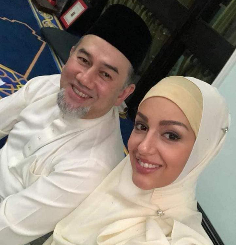 Туанку Мухаммад V и Оксана Воеводина