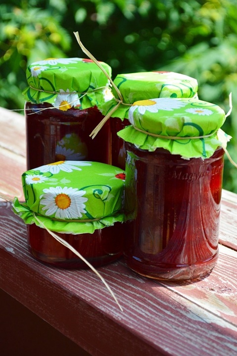 Счастливая жена создает уют