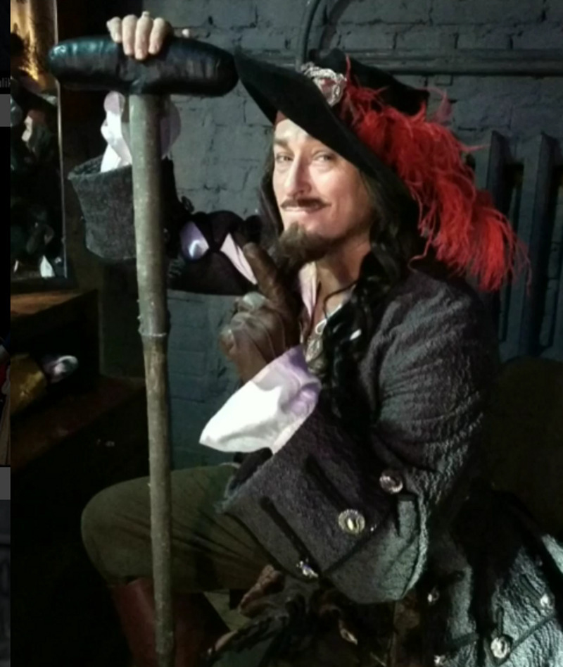 Сергей Безруков в роли Джона Сильвера