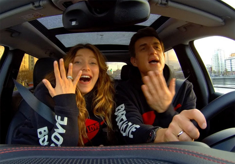 Влад Топалов и Регина Тодоренко показали обручальные кольца