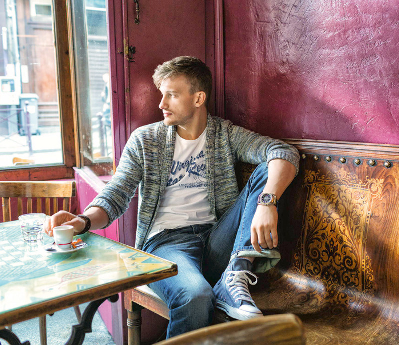 «Свою внешность я очень долго никак не оценивал, не могу сказать, что считал себя красавцем»