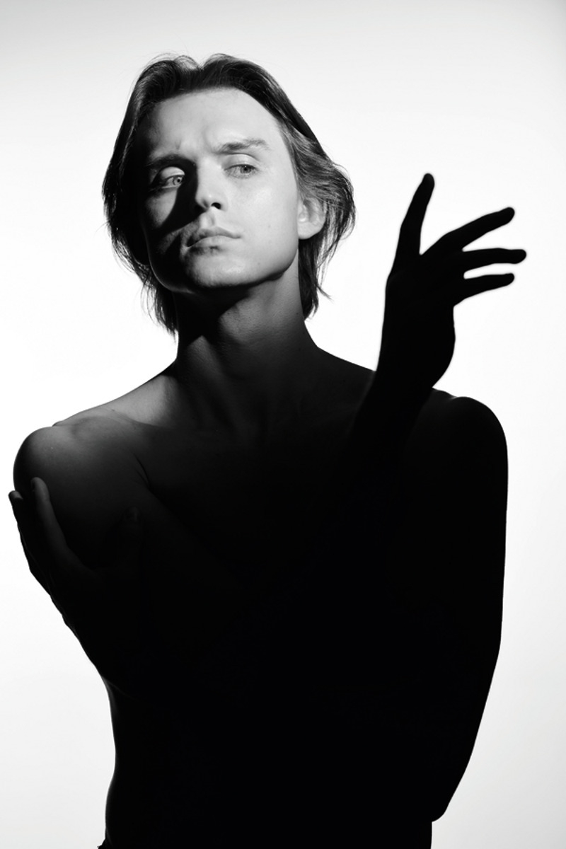 Денис отказался от кинопроб на роль Нуреева, но с удовольствием бы снялся в картине об Александре Годунове