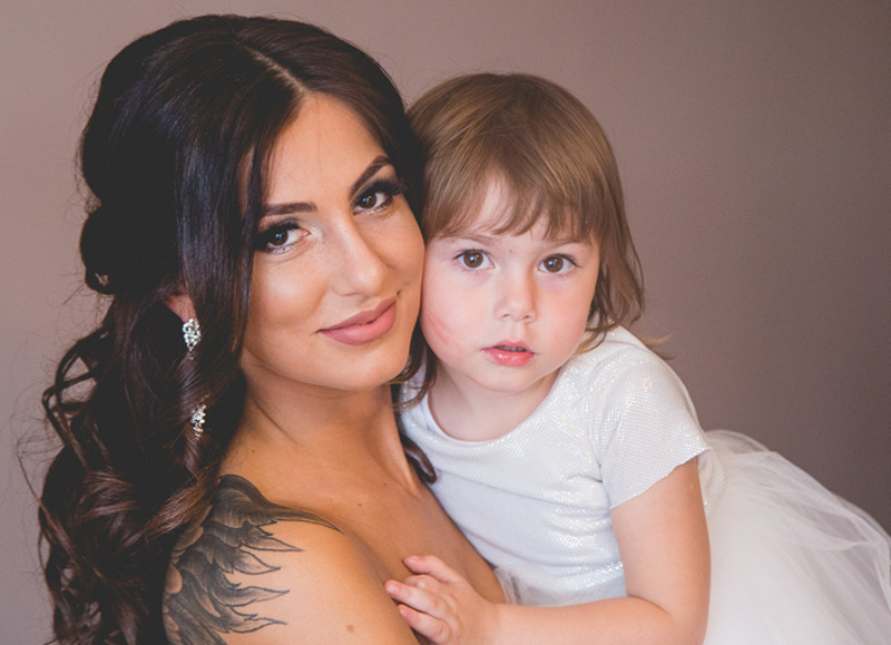 С матерью у детей особый контакт, ведь ее тело, биение ее сердца и фон ее жизни мы знаем с первых минут развития в утробе