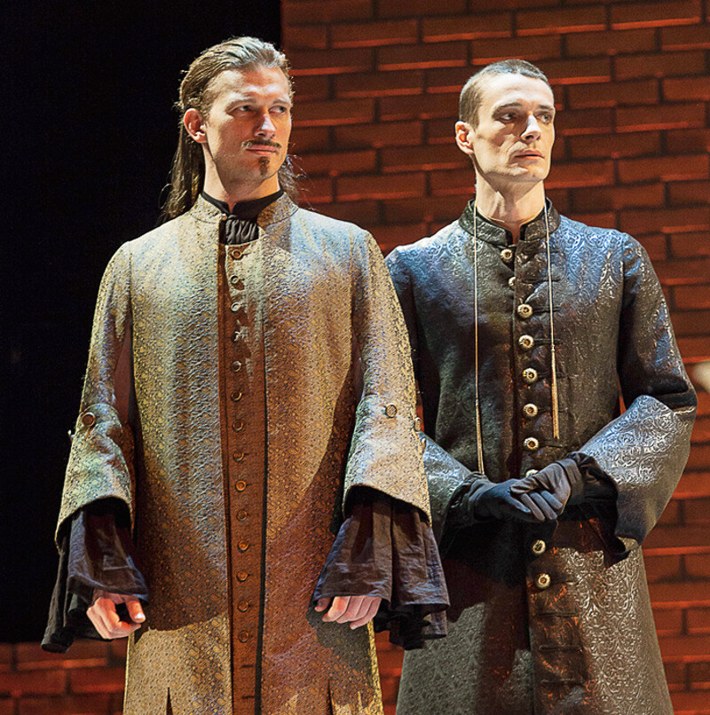 В роли герцога Бэкингема в спектакль «Кинастон» на сцене «Табакерки»