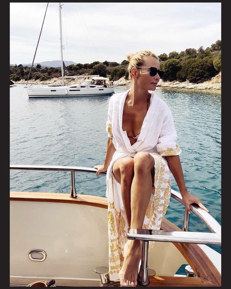 Высоцкая демонстрирует шикарную фигуру