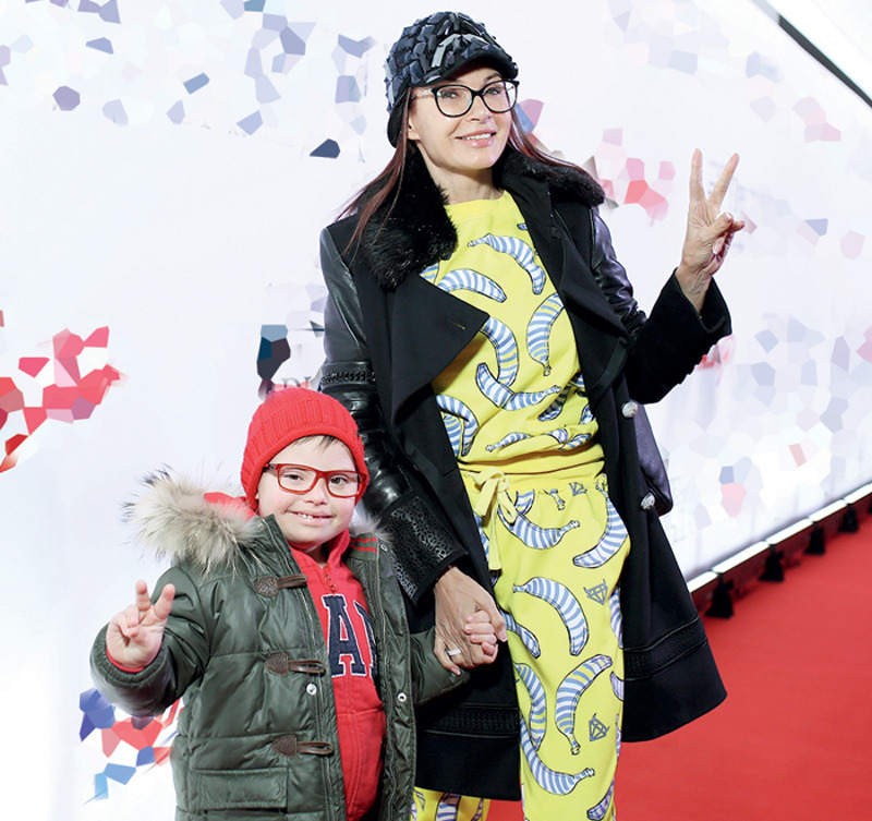 Эвелина Бледанс с сыном