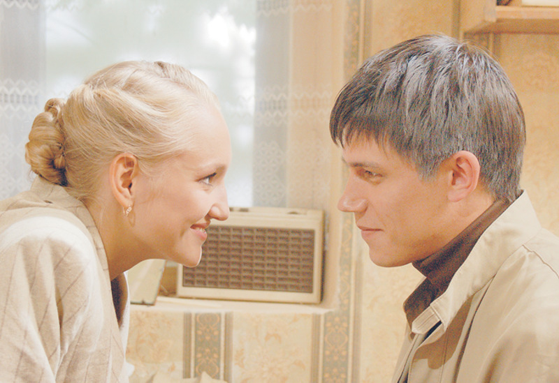 Роль в сериале «Последняя встреча» принесла Полине Сидихиной немалую популярность. На фото с коллегой по проекту Леонидом Бичевиным