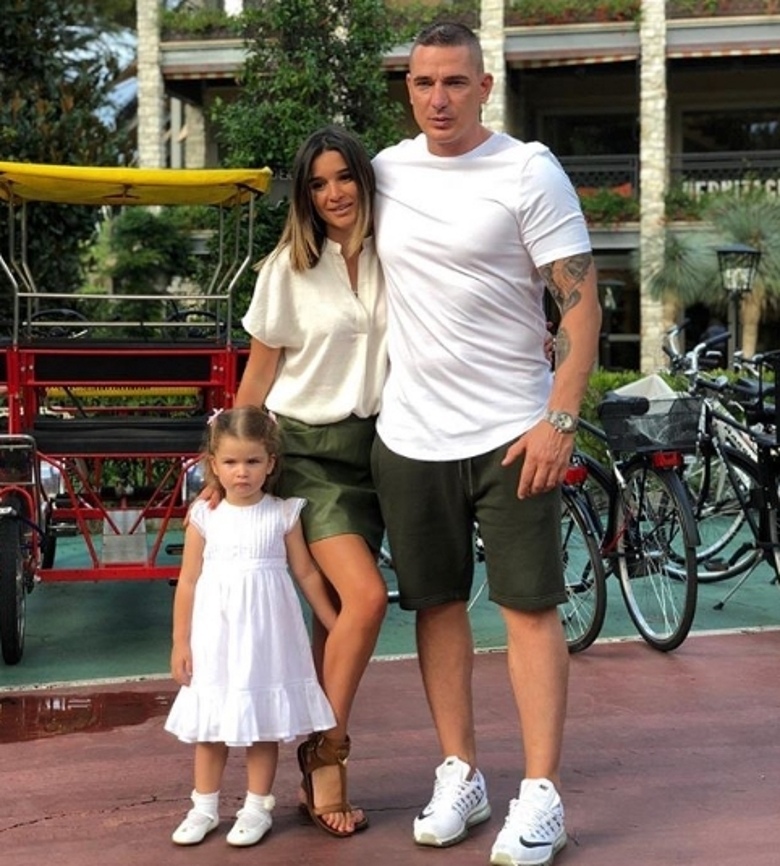 Ксения Бородина с мужем и дочкой