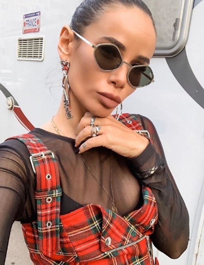 Айза Анохина