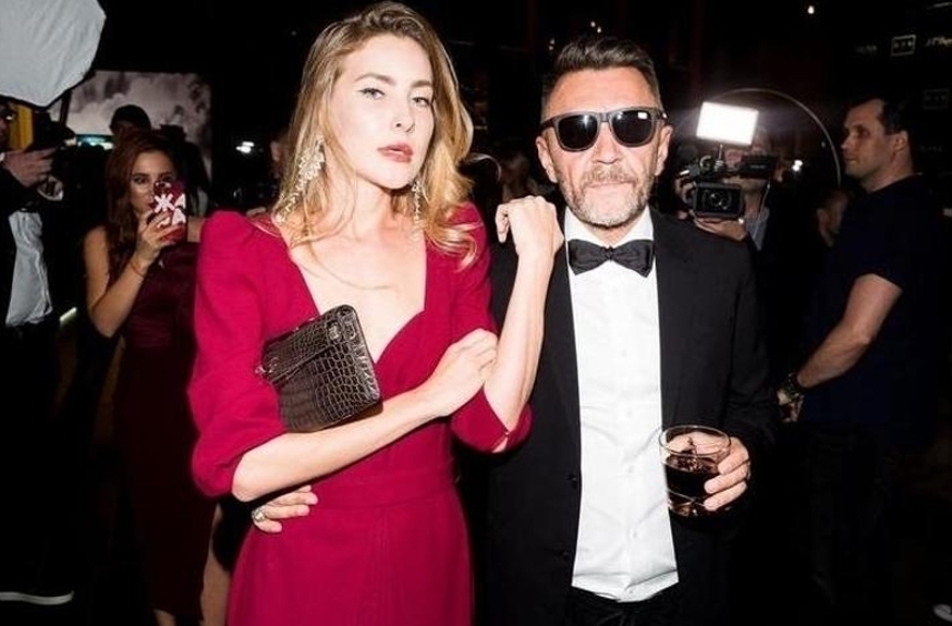 СЕРГЕЙ ШНУРОВ С НОВОЙ ВОЗЛЮБЛЕННОЙ