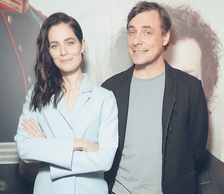 ЮЛИЯ СНИГИРЬ И ЕВГЕНИЙ ЦЫГАНОВ