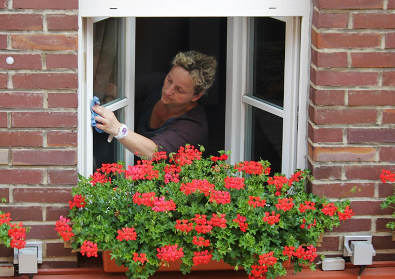 Наведение чистоты также можно считать одним из средств борьбы с легкой депрессией