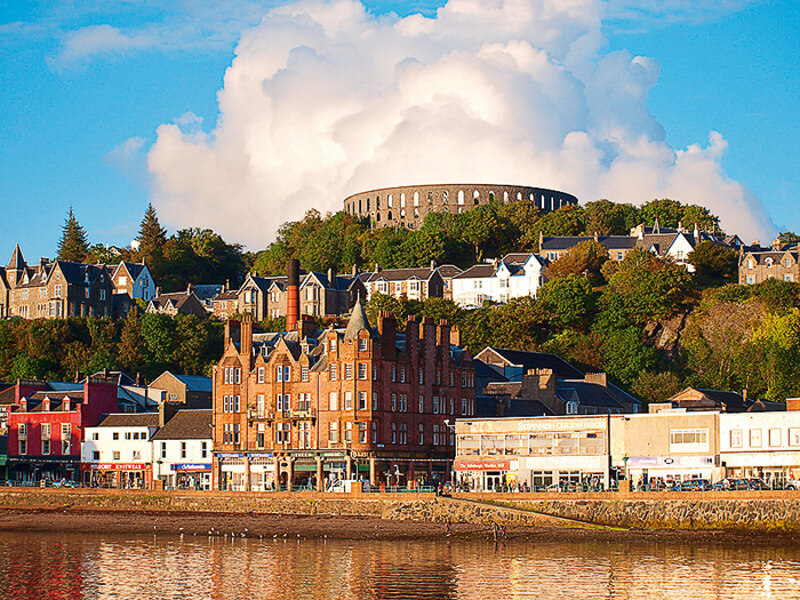 Обан – оживленный порт, соединяющий Шотландию со множеством островов