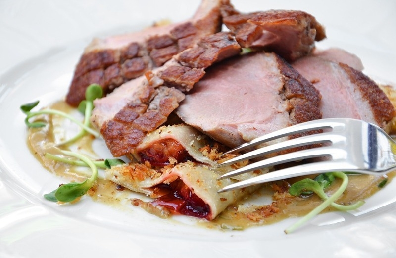 Вяленные сливы хорошо дополняют плицу и мясо