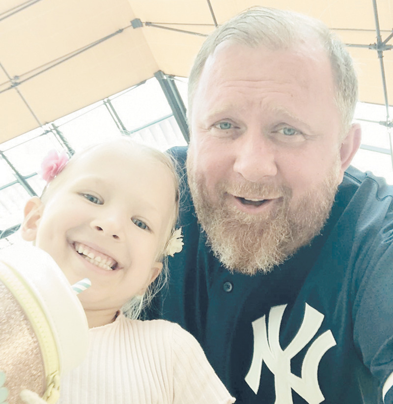 Константин надеется, что со временем его дочь Маруся тоже продолжит поварскую династию Ивлевых