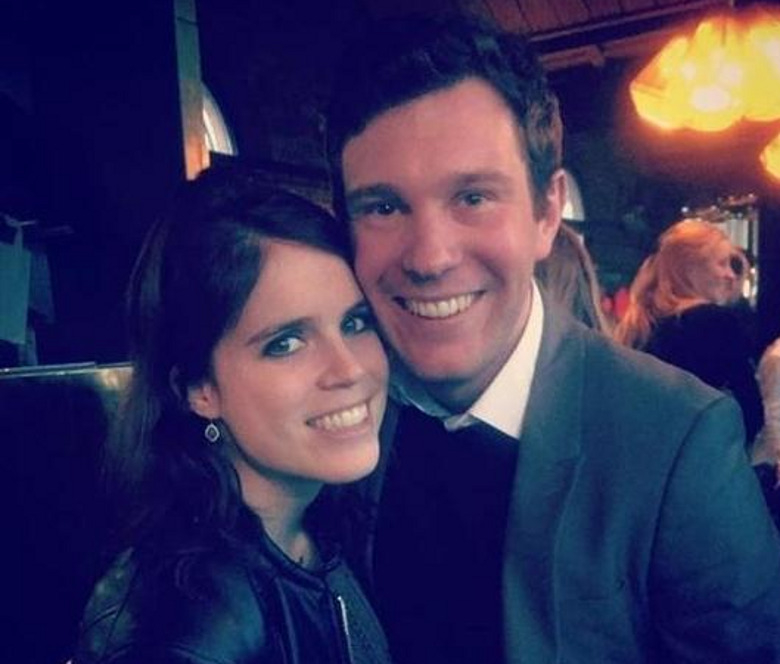 ВНУЧКА ЕЛИЗАВЕТЫ II, ПРИНЦЕССА ЕВГЕНИЯ, С ЖЕНИХОМ ДЖЕКОМ БРУКСБЭНКОМ