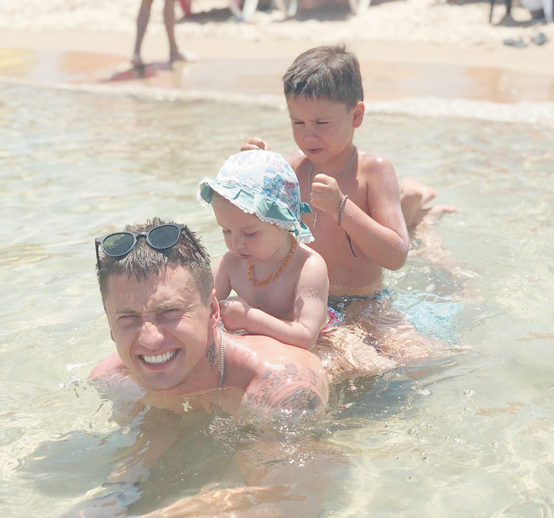 В 2013 году в семье Павла и Агаты появился первенец — Тимофей. А три года спустя родилась дочка Мия