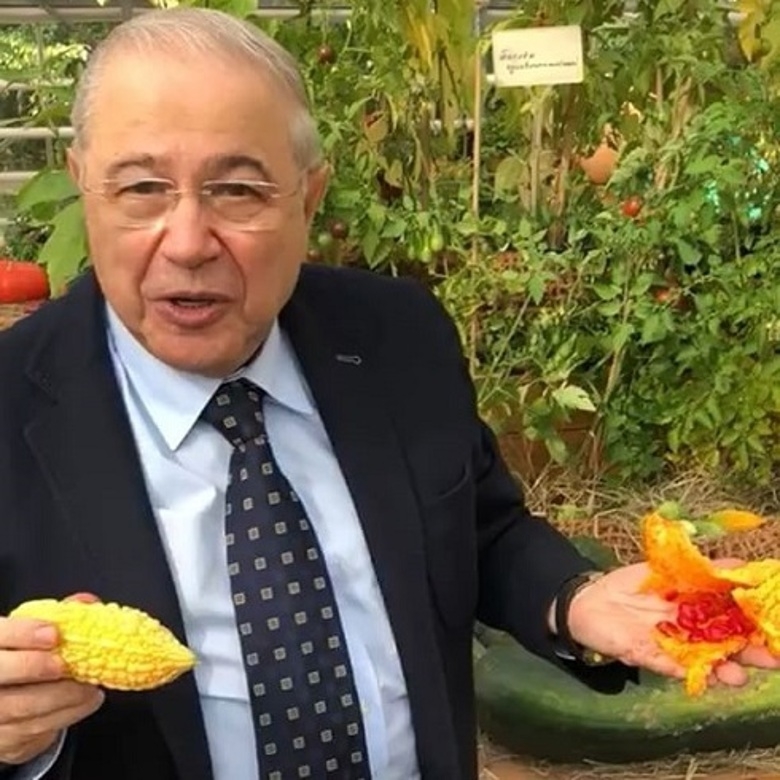 Евгений Петросян