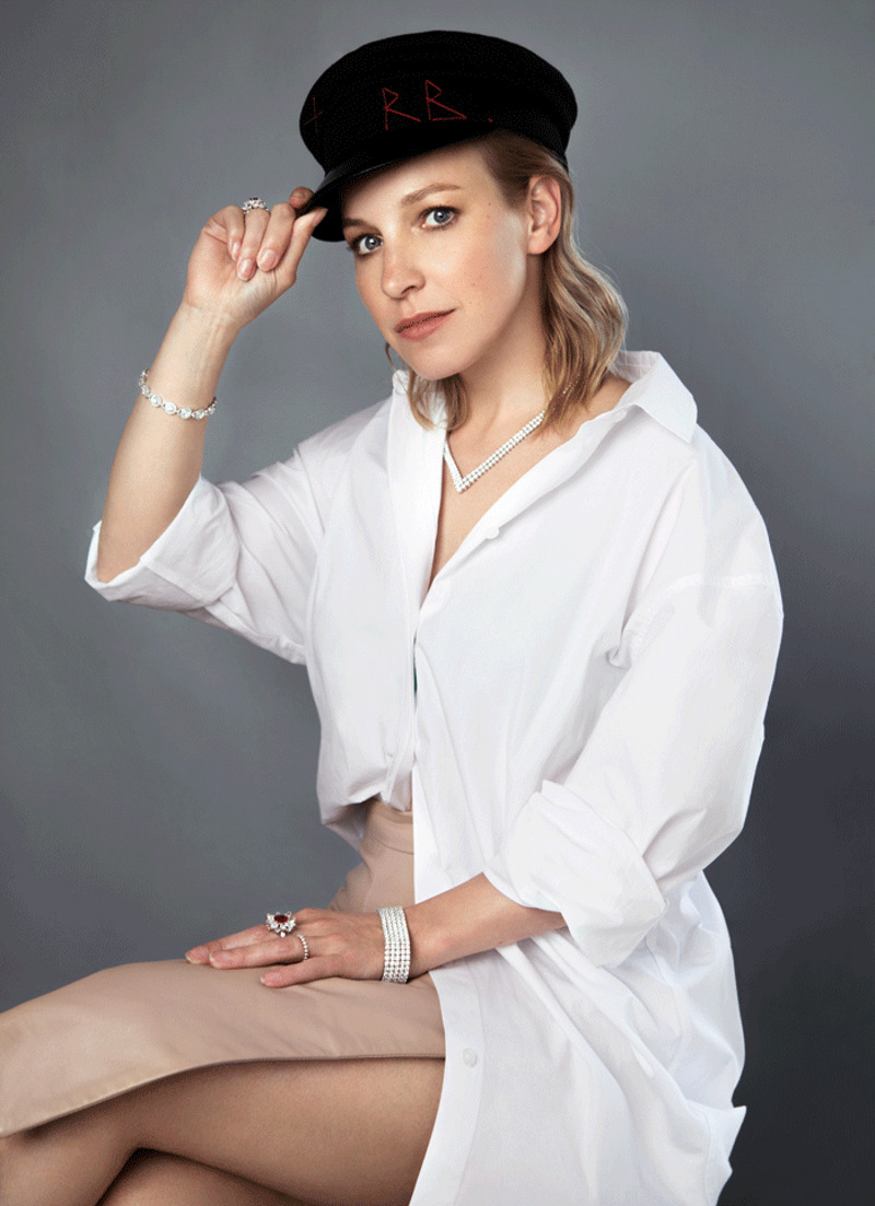 Рубашка, jil sander; кожаная юбка, anna dubovitskaya; картуз, ruslan baginskiy; ювелирные украшения, Mercury