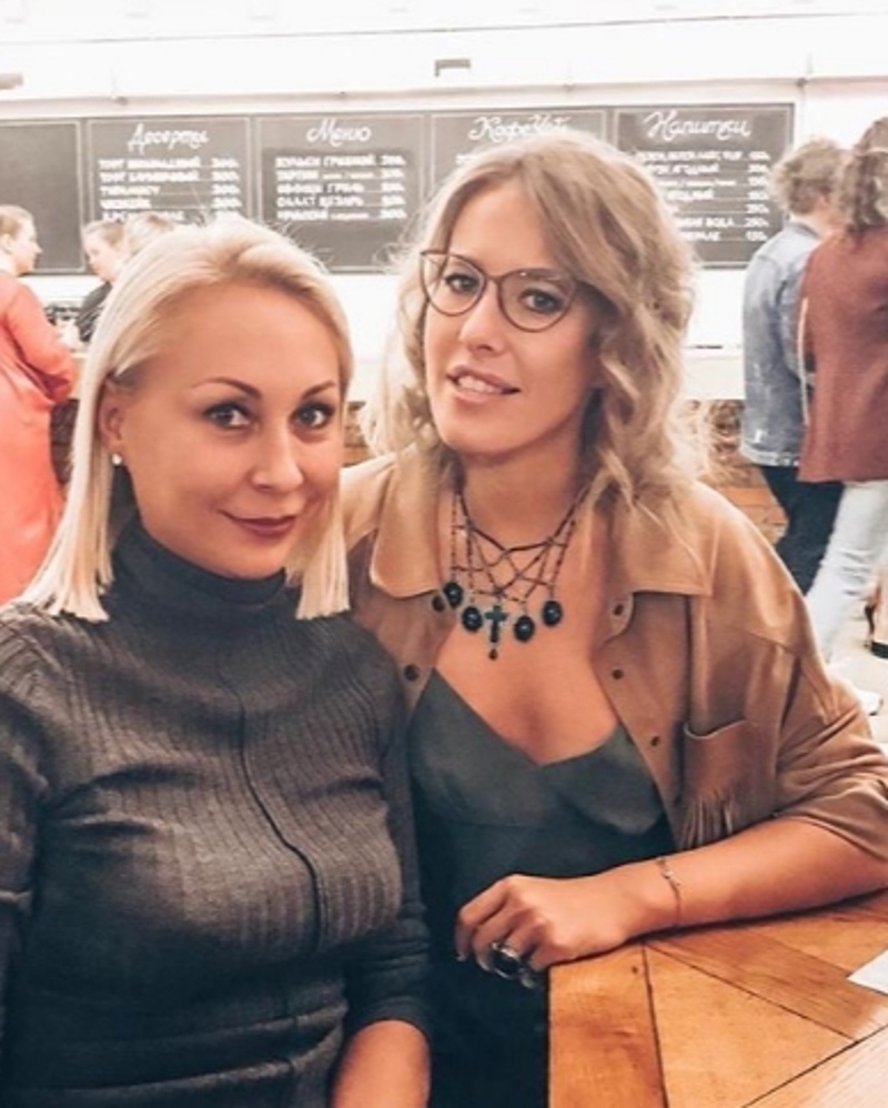 Ксения Собчак появилась на кинопремьере без нижнего белья