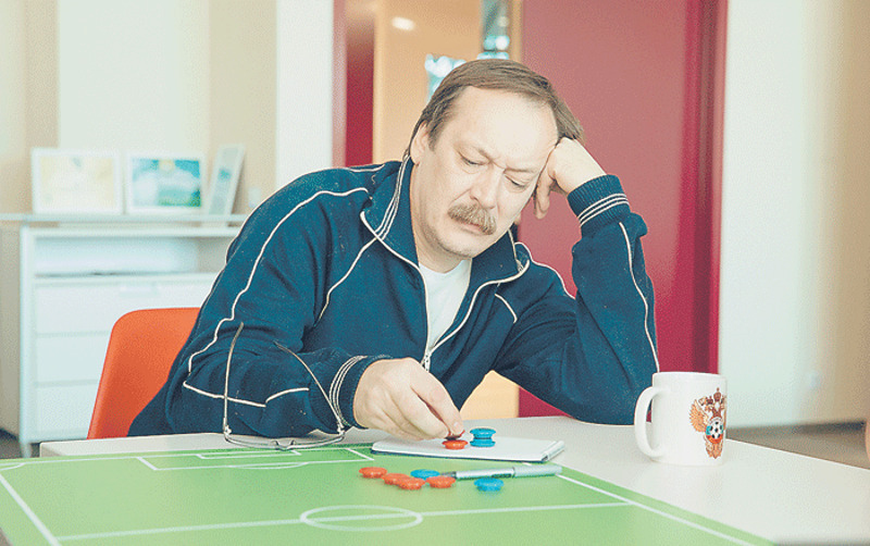 Владислав Ветров — очень опытный актер, способный сыграть в фильме любого жанра. В сериале ему досталась роль массажиста Виктора Степановича