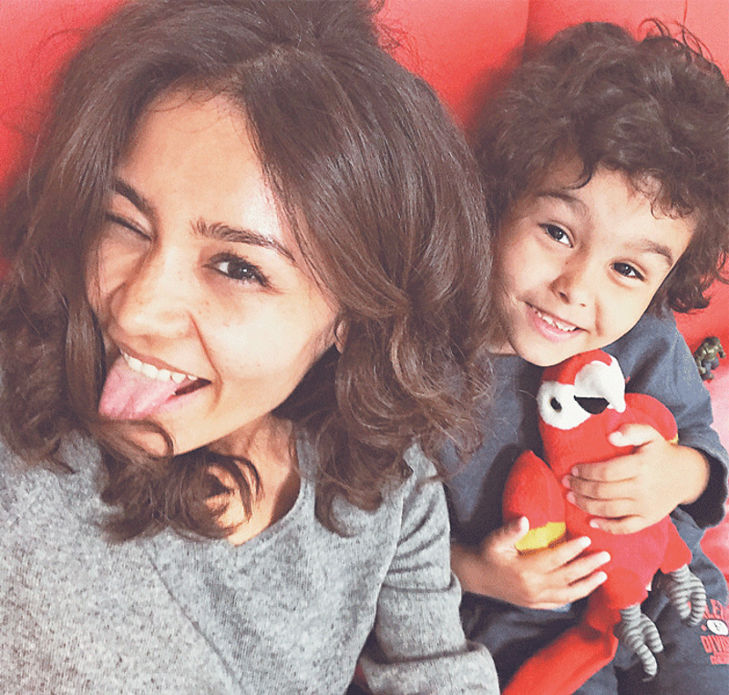 Феруза и ее семилетний сын Тимур