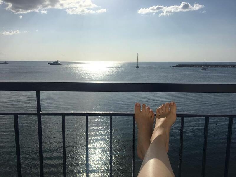 С балкона номера открывался шикарный вид на море