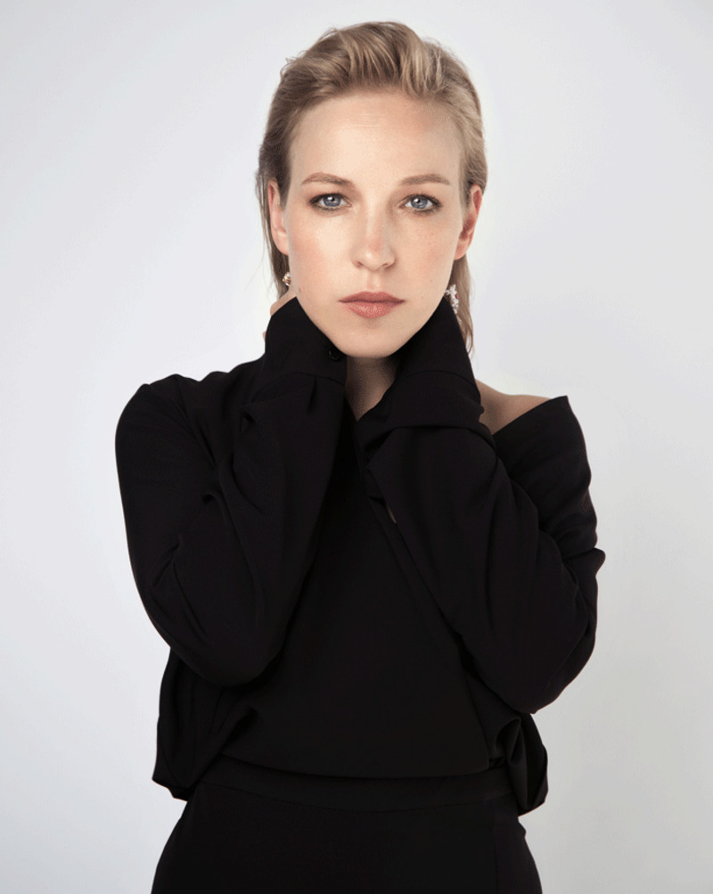 Платье, ALEXANDER TEREKHOV; ювелирные украшения, Mercury