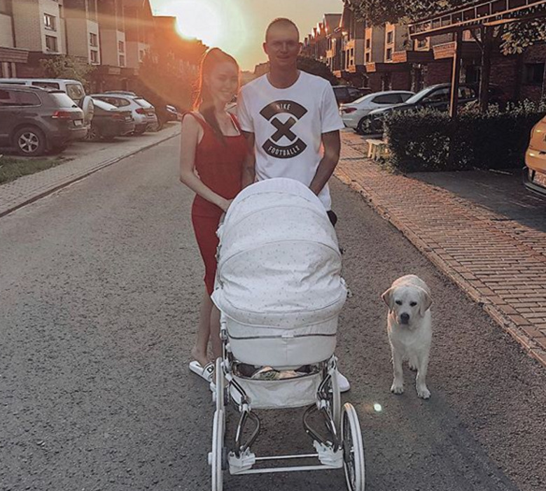 Дмитрий Тарасов с семьей