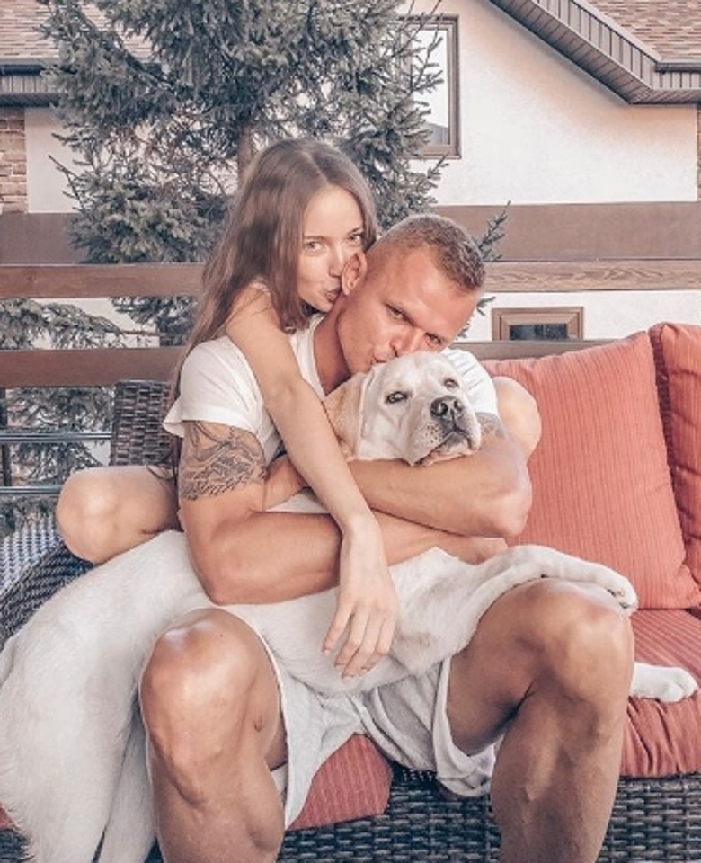 Дмитрий Тарасов с супругой Анастасией