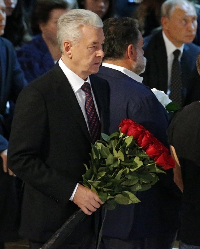 Сергей Собянин простился с Иосифом Кобзоном