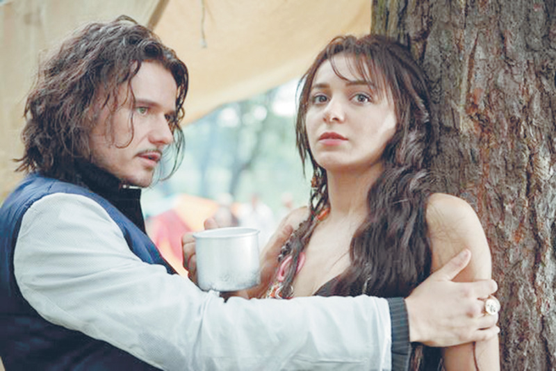 Сериал «Цыганочка с выходом» подарил актеру роль, которая сделала его очень популярным. А еще на съемках Иван познакомился с Лаурой Кеосаян. Вскоре коллеги стали мужем и женой, а потом и родителями