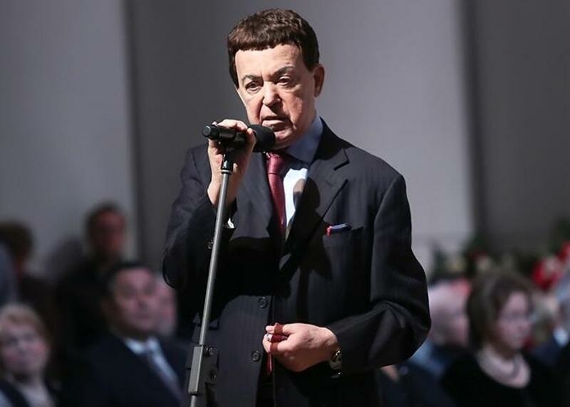 Он с радостью выступал перед военными