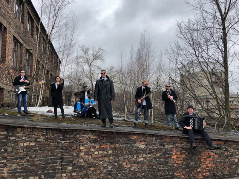 Местом съемок стала крыша