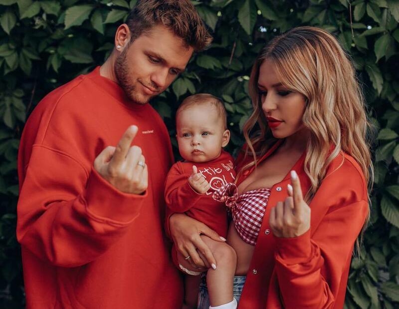 В семье Риты и Влада подрастает дочь Мия, в которой оба родителя души не чаят