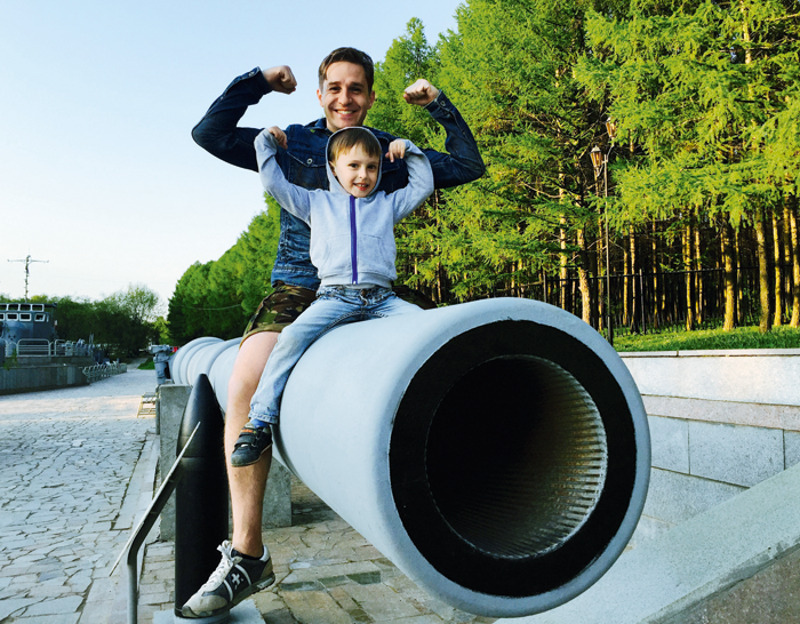 Сыну Никите семь лет, он активный мальчик: занимается плаванием, гимнастикой, любит шахматы и рисование