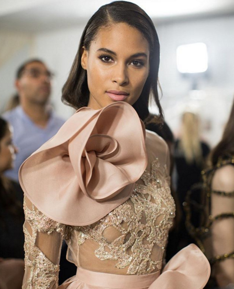 Выбираем одежду и аксессуары телесного цвета